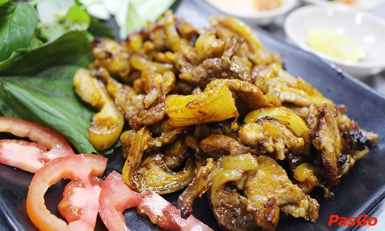 nha-hang-de-ban-co-nguyen-thien-thuat-1