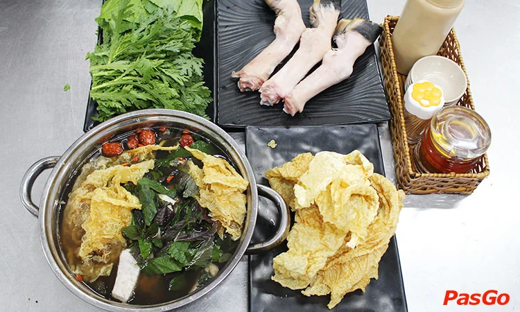 nha-hang-de-ban-co-nguyen-thien-thuat-8
