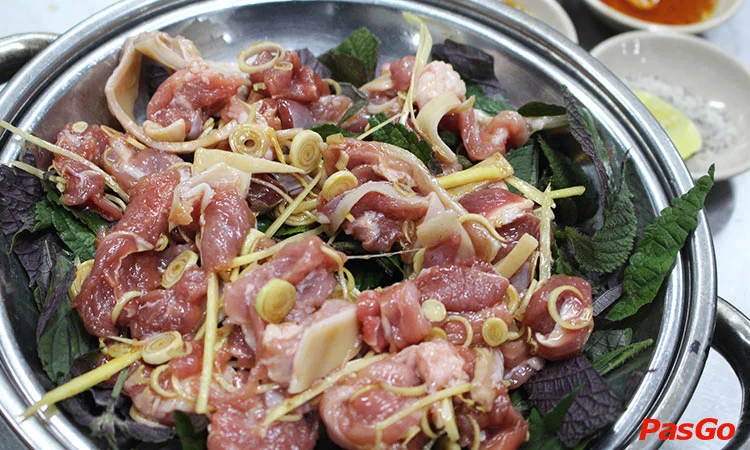 nha-hang-de-ban-co-nguyen-thien-thuat-9