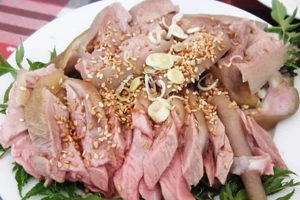 nha-hang-de-huong-son-quan-khong-gian-3A