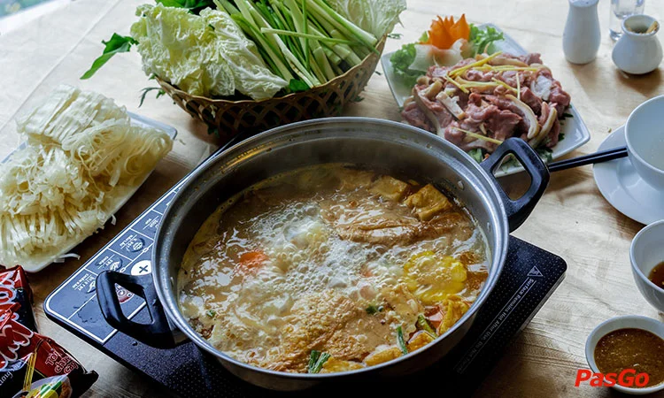 nha-hang-de-nui-luon-dong-phan-chu-trinh-7