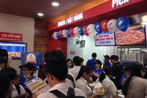 nha-hang-domino-s-pizza-cong-hoa-10a
