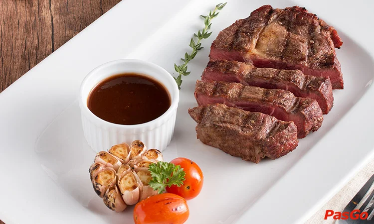 nha-hang-downtown-steakhouse-hoa-mai-3