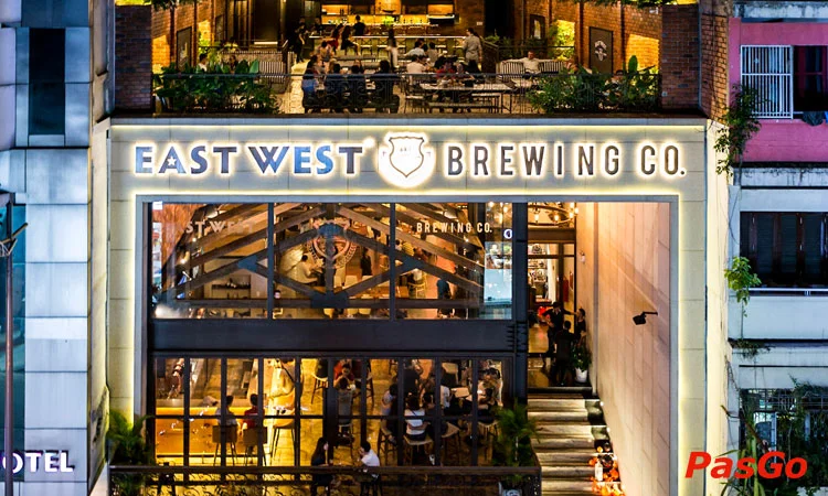 nha-hang-east-west-brewing-ly-tu-trong-1