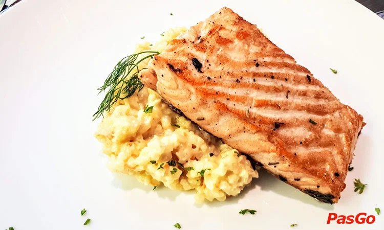 nha-hang-emms-french-bistro-tran-huy-lieu-4