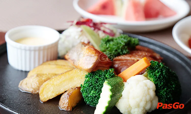 nha-hang-family-steak-house-van-cao-slide-8