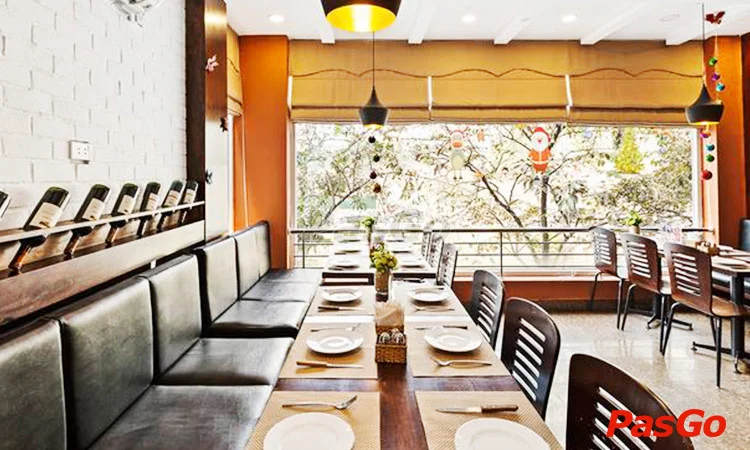 nha-hang-family-steak-house-van-cao-slide-10