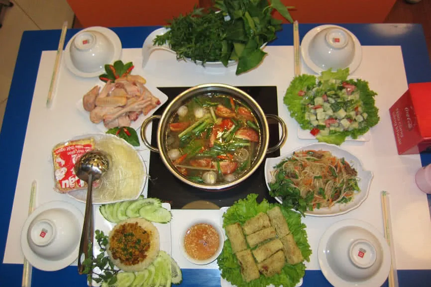 nha-hang-ga-99-nguyen-hong-8-a