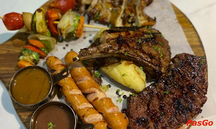 Nhà hàng Gia Đình BB Golden Grill Giảng Võ  Chuyến món Á Âu Fusion 