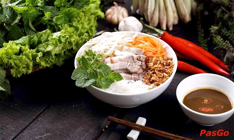 nha-hang-gia-thanh-mai-hac-de-slide-1