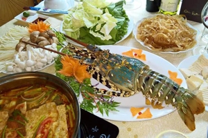 Cá hồi hải sản biển đông royal city