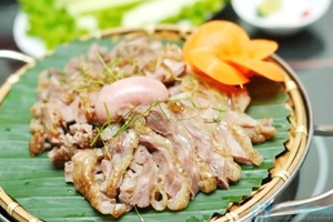 nha-hang-hai-yen-tre-bai-da-mon-an-1