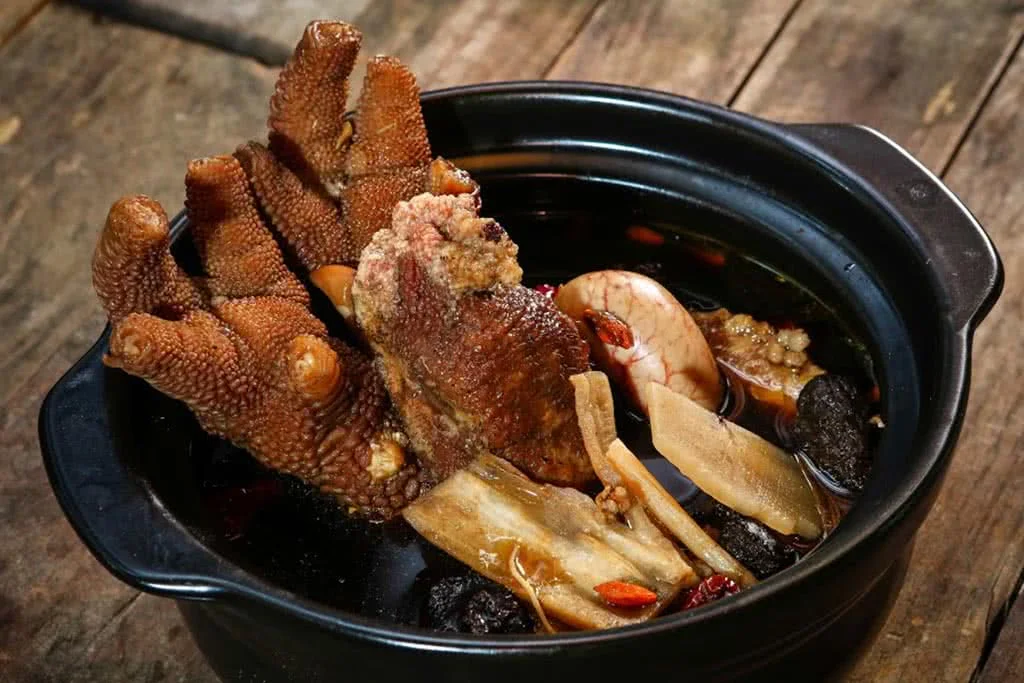 nha-hang-hai-yen-tre-bai-da-khong-gian-1