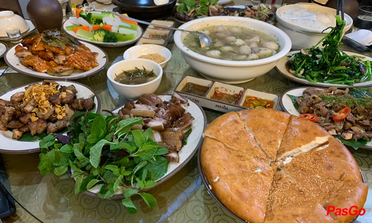 Nhà hàng Hoàng Long Tửu Trung Hòa 6