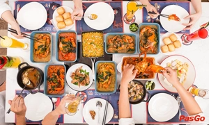 nha-hang-holy-crab-vincom-metropolis-lieu-giai-1