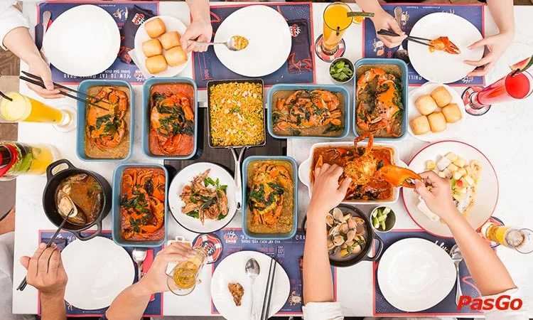 nha-hang-holy-crab-vincom-metropolis-lieu-giai-1