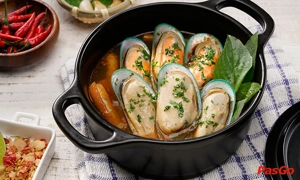 nha-hang-holy-crab-vincom-metropolis-lieu-giai-6