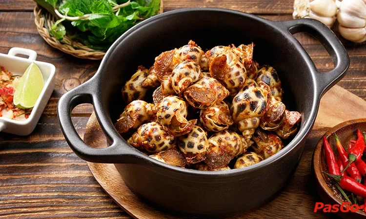 nha-hang-holy-crab-vincom-metropolis-lieu-giai-7