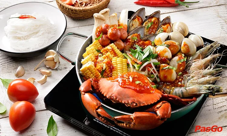 nha-hang-holy-crab-vincom-metropolis-lieu-giai-8