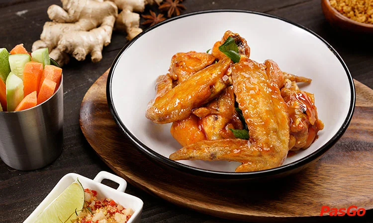 nha-hang-holy-crab-vincom-metropolis-lieu-giai-9