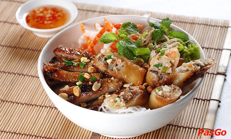 nha-hang-hue-delights-landmark-81-3
