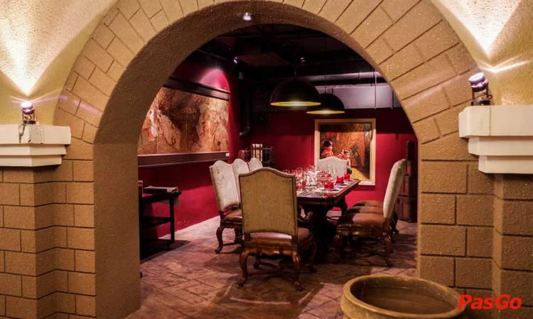 nhà hàng hầm rượu IL Vino chuyên rượu vang và món á âu 6