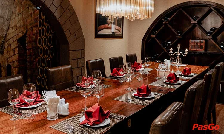 nhà hàng hầm rượu IL Vino chuyên rượu vang và món á âu 7