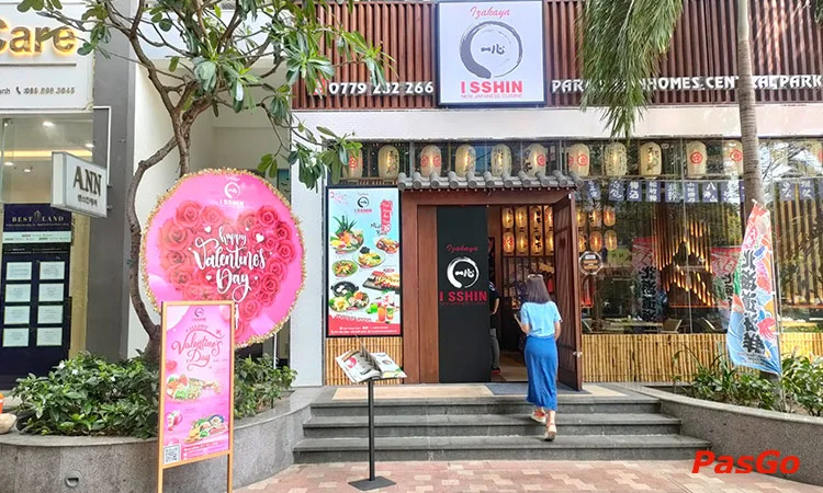 Nhà hàng Isshin Izakaya Vinhomes Central Park chuyên phục vụ món ăn Nhật Bản 8