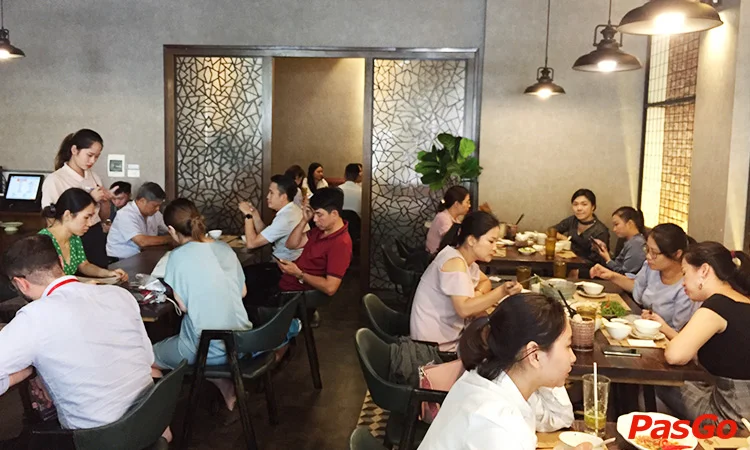 nha-hang-kampong-chicken-house-hoang-dao-thuy-10