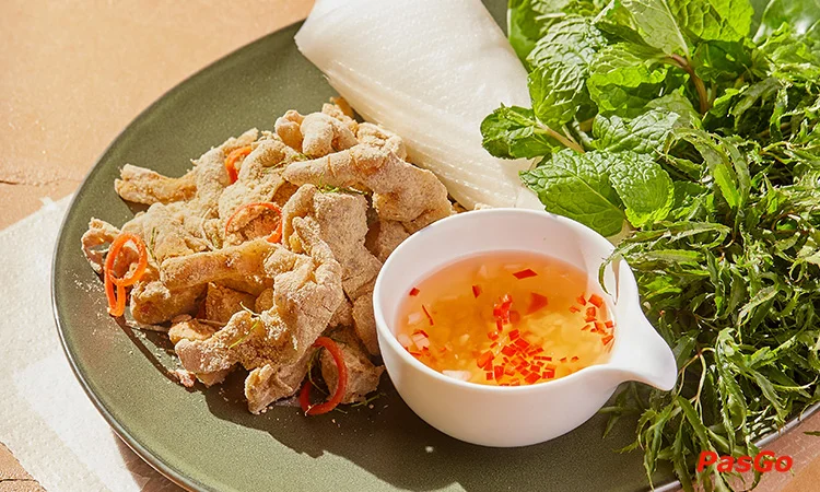 nha-hang-kampong-chicken-house-nguyen-hoang-9
