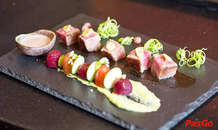 nha-hang-kobe-teppanyaki-ly-tu-trong-1