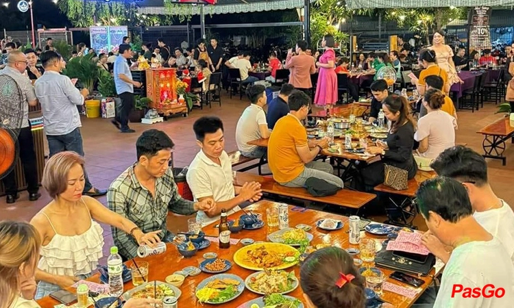 nha-hang-kuk-kuk-food-beer-le-van-luong-9