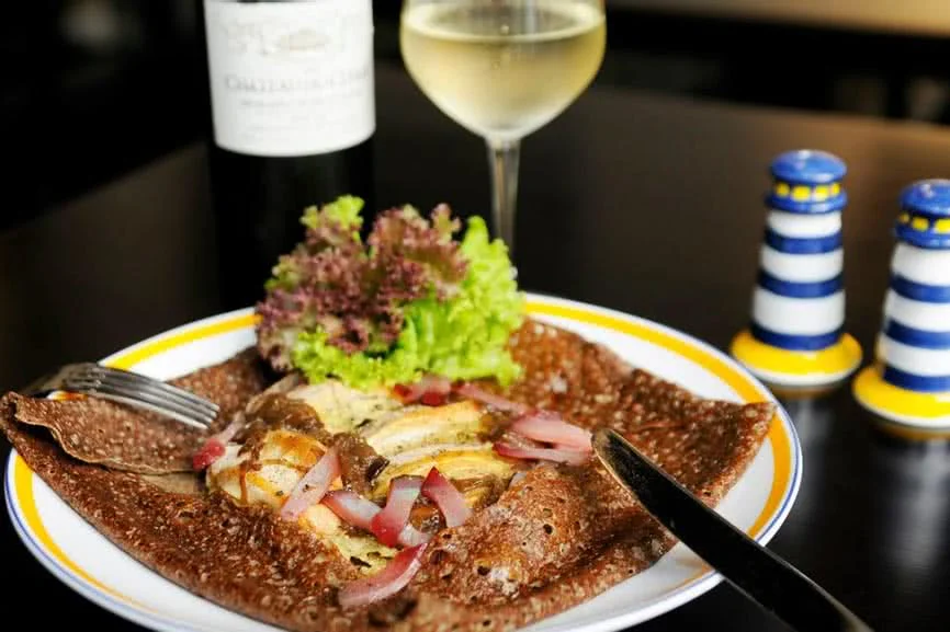 nha-hang-la-creperie-le-thanh-ton-mon-an-1a