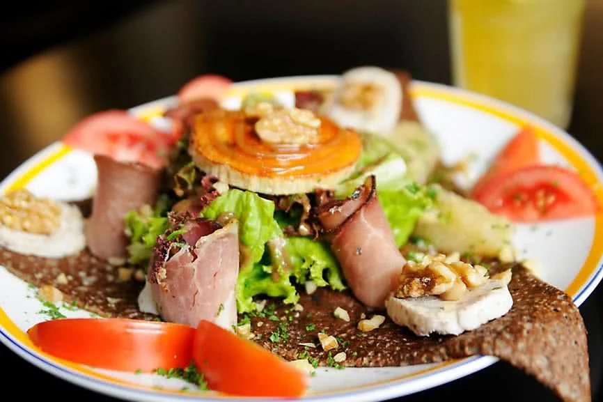 nha-hang-la-creperie-le-thanh-ton-mon-an-8a