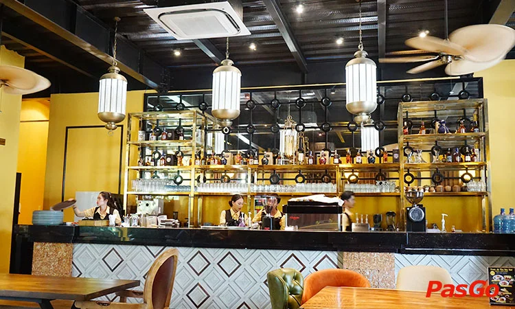 nha-hang-la-maison-deli-1