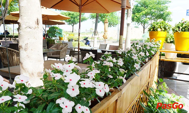 nha-hang-la-maison-deli-6