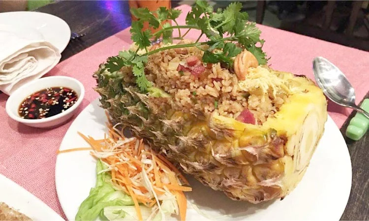 nha-hang-lac-thai-1-mac-thi-buoi-2