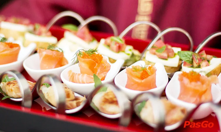 nha-hang-lackah-crowne-plaza-le-duc-tho-2