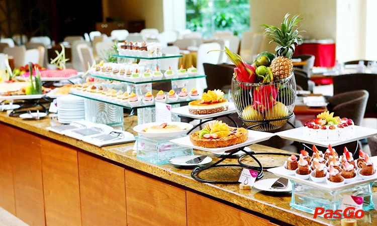 nha-hang-lackah-crowne-plaza-le-duc-tho-8