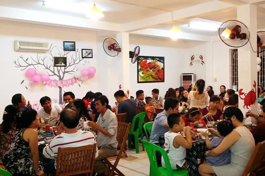 nha-hang-lau-cua-dat-mui-khong-gian-3a