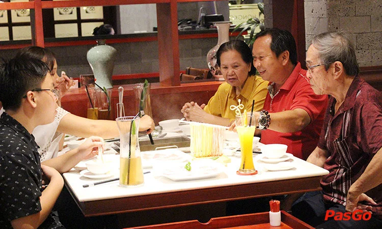 nha-hang-lau-hong-kong-khach-san-tan-son-nhat-hoang-van-thu-11