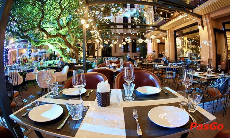 Nhà hàng Lê Art Cafe Wine Bistro Nguyễn Thái Học giao hòa ẩm thực và nghệ thuật 8
