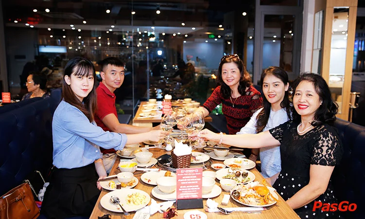nha-hang-london-buffet-hai-san-lau-nuong-thanh-thai-3