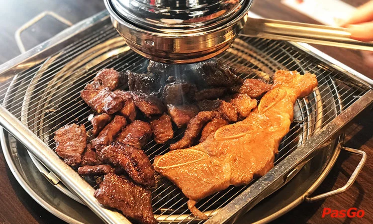 nhà hàng meat plus nguyễn thị thập 3