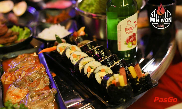 Nhà hàng Min Won BBQ Nguyễn Chánh phục vụ gọi món và buffet Lẩu Nướng Hàn Quốc 8