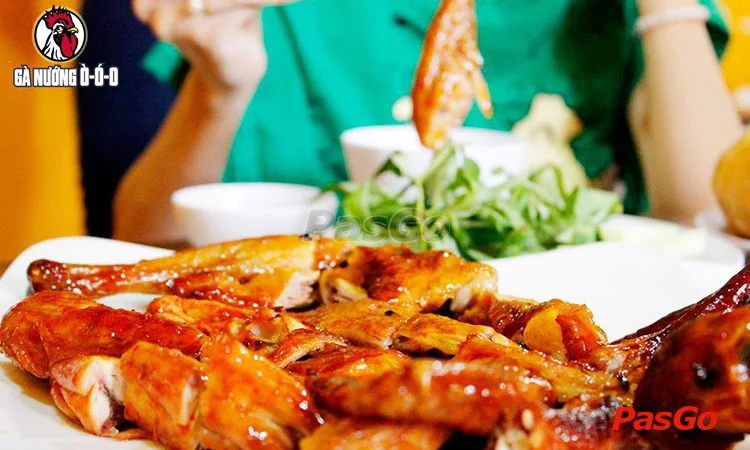 nha-hang-o-o-o-nguyen-hong-dao-8