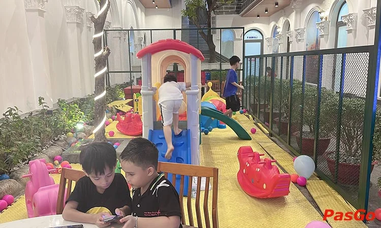 Nhà hàng Paris Lê Văn Khương nhà hàng hầm rượu không gian đẹp món ăn ngon 6