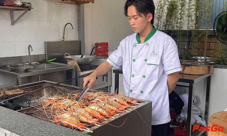 Nhà hàng Paris Lê Văn Khương nhà hàng hầm rượu không gian đẹp món ăn ngon 7