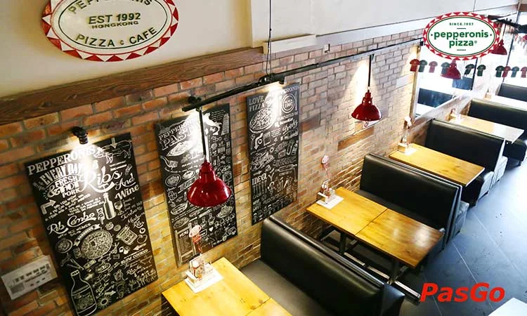 nha-hang-pepperonis-98-hang-trong-10
