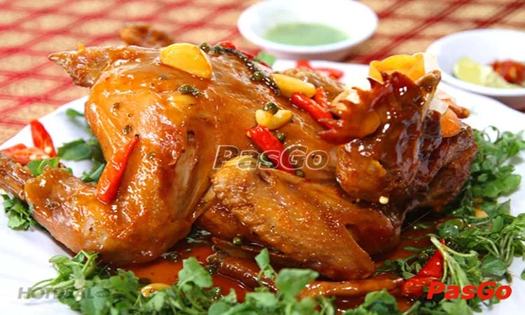nha-hang-phuong-nam-quan-duong-3-thang-2-slide-7